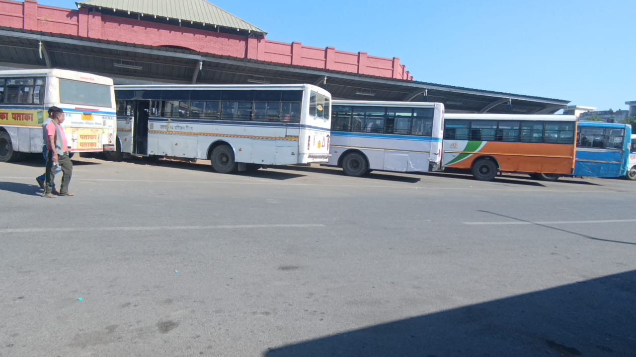 “मुख्यमंत्री के औचक निरीक्षण के बाद देहरादून आईएसबीटी में दिखा बड़ा बदलाव, यात्रियों ने सराहे नए प्रबंध”