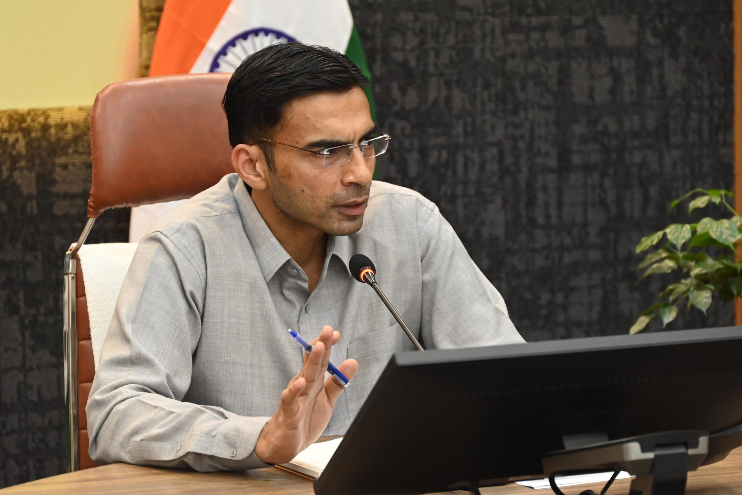 एक और एजेंसी आई डीएम की क्यूआरटी के निशाने पर; यूपीसीएल पर 02 माह का लगा प्रतिबन्ध; कार्य अनुमति निरस्त