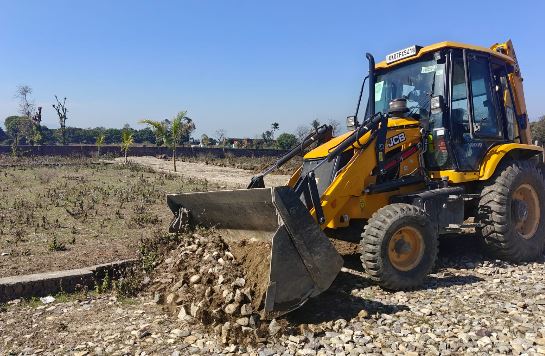 मसूरी–देहरादून विकास प्राधिकरण की सख्ती, 125 बीघा भूमि पर की जा रही अवैध प्लॉटिंग पर चला एमडीडीए का बुलडोजर